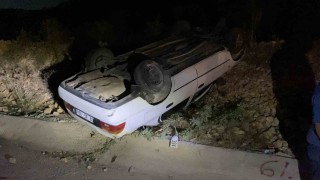 Ters dönen otomobilden sağ çıktı