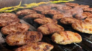 Tescilli Çerkezmüsellim pabuç köftesinin lezzeti 44 yıldır değişmedi