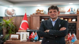 TFFden Trabzonlular Federasyonu Genel Başkanı İsmail Turgut Öksüze ödül