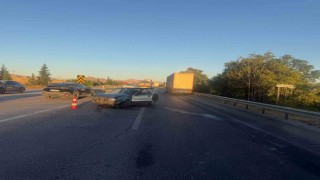 Tıra çarpan otomobilin sürücüsü yaralandı
