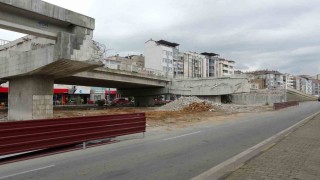 Trabzonda Reşadiye Viyadüğünde yıkım çalışmaları sürüyor