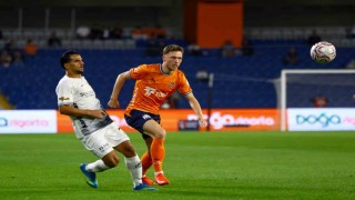 Trendyol Süper Lig: Başakşehir FK: 2 - Gençlerbirliği: 0 (İlk yarı)