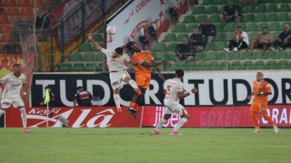 Trendyol Süper Lig: Corendon Alanyaspor: 0 - Göztepe: 1 (İlk yarı)