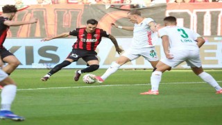 Trendyol Süper Lig: Çorum FK: 0 - Corendon Alanyaspor: 0 (İlk yarı)