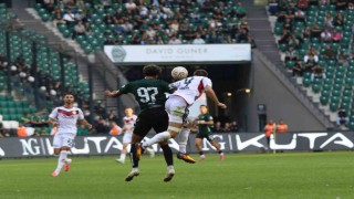 Trendyol Süper Lig: Kocaelispor: 0 - Gaziantep FK: 0 (İlk yarı)