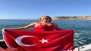 Türk yüzücü Ece Demir, Amerika'da tarihe geçti