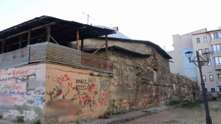 Üç asırlık tarihi hamam, on yılda çürümeye terk edildi