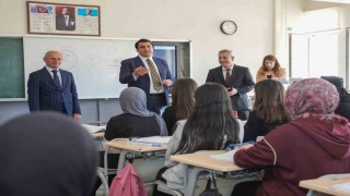 Üniversite yolculuğuna ilk bilet başkan Yılmaz'dan