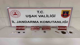 Uşak'ta jandarmadan uyuşturucu operasyonunda 4 kişi tutuklandı