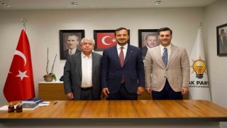 Üsküdarda 4 CHPli meclis üyesi AK Partiye katıldı