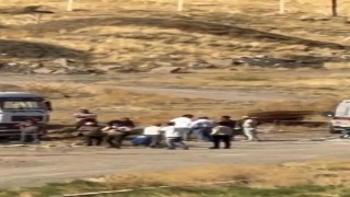 Üzerine inşaat malzemesi düşen işçi ağır yaralandı