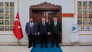 Vali Aydoğdu, eski ve yeni il müftülerini kabul etti