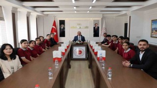 Vali Bozkurt öğrencilerle bir araya geldi