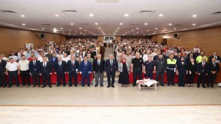 Vali Makas, 2026-2027 eğitim öğretim yılı hazırlıklarını değerlendirdi öğrencilerle bir araya geldi