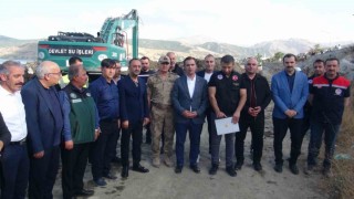 Van Gölü'nde dip çamuru temizliği hız kazandı