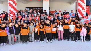 Vanda 274 bin 685 öğrenci ders başı yaptı
