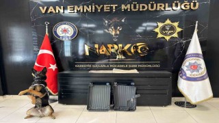 Van'da havalimanında 2 kilo 100 gram uyuşturucu ele geçirildi