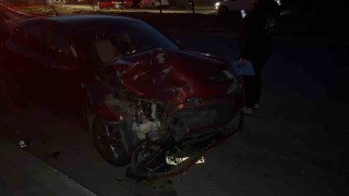 Virajı alamayan otobüs iki otomobile çarptı: Ölümle burun buruna geldiler