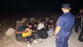 Yardım çağrısı yapan göçmenlerin imdadına ekipler yetişti