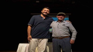 Yaren Leylek ve Adem Amca'nın dostluğu İzmir'de büyük ilgi gördü