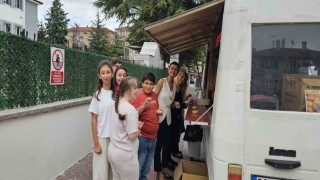 Yeni eğitim yılına tatlı başlangıç: Lokma dağıtıldı