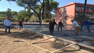 Yenipazarda spor alanı ve cadde çalışmaları sürüyor