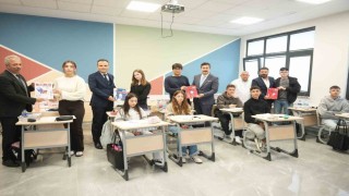 Yenişehir'de üniversite adaylarına 3 bin kitap desteği