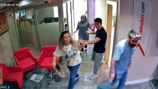 Yerel televizyon çalışanlarının deprem paniği kamerada