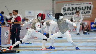 Yıldızlar ve Gençler Flöre Dünya Kupası'nda sporcular, kılıçlarını Samsun'da sallıyor