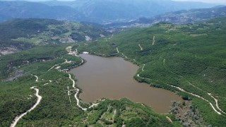 Yıllar sonra tam doluluğa ulaşan Artova Barajı vatandaşların uğrak noktası oldu