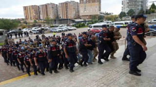 Yolsuzluk soruşturmasında aralarında 2 eski belediye başkanının da bulunduğu 35 şüpheli hakim karşısında