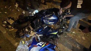 Yolun bittiğini fark etmeyince motosikleti ile boş alana uçtu