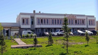 Yolun karşısına geçerken otomobil çarpan yaşlı adam öldü