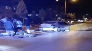 Yozgatta kamyonet ile otomobil çarpıştı: 5 yaralı