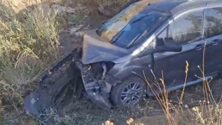 Yüksekova-Van yolunda trafik kazası: 4 yaralı