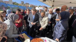 Yüksekova'da kadın kursiyerlerin el emekleri sergilendi