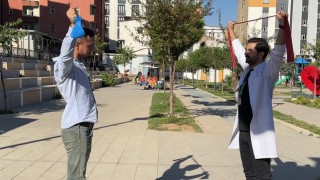 Yüksekovada parklar sağlık sahnesine dönüştü