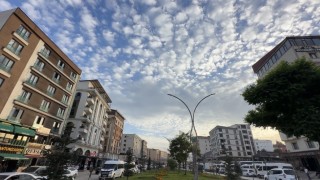 Yüksekova'da 'Sirrokümülüs bulutları' görsel şölen sundu