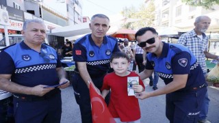 Zabıtadan çocuklara güvenli okul yolu uyarısı