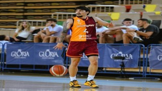 Zekeriya Yiğit Tekin: "Basketbol Şampiyonlar Ligi'nde finale kadar gidip şampiyon olmak istiyoruz"
