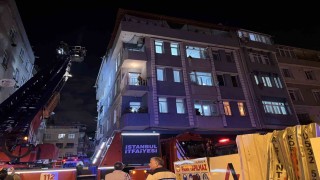 Zeytinburnunda binanın bodrum katında yangın: 5 kişi dumandan etkilendi