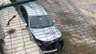 Zeytinburnunda Koç Üniversitesi Hastanesinin otoparkında aracını yanaştırırken aşağı düştü