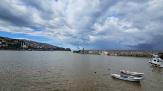 Zonguldak'ta liman çamura bulandı
