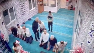 5 yaşındaki Altan'dan cami imamına duygu dolu kavuşma