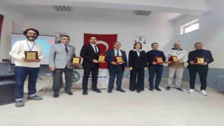 Altıntaş'ta "Köyde Bilim" projesi sürdürülebilir tarım söyleşisiyle tamamlandı