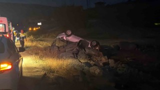 Ankara'da sürücü takla atan otomobilden burnu kanamadan sağ çıktı