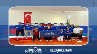 Antakya Belediyesi karate takımı 20 madalya kazandı