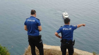 Antalya'da "Yardım edin" çığlığı ekipleri alarma geçirdi