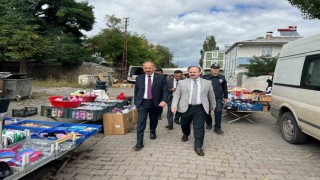 Arpaçay'da Kaymakam Güvenç ve Başkan Elma'dan pazar ziyareti