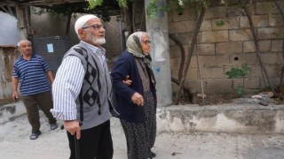 Aşkları Cumhuriyet'in ilk yıllarına dayanıyor: 95 yaşındaki çift, 72 yıllık evliliğiyle yıllara meydana okuyor